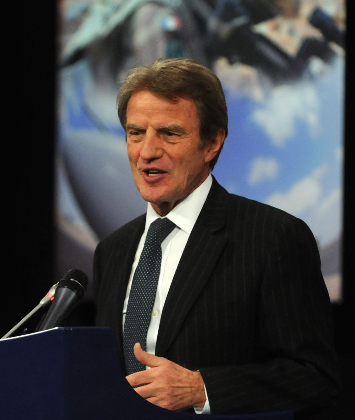 Bernard Kouchner Speaker